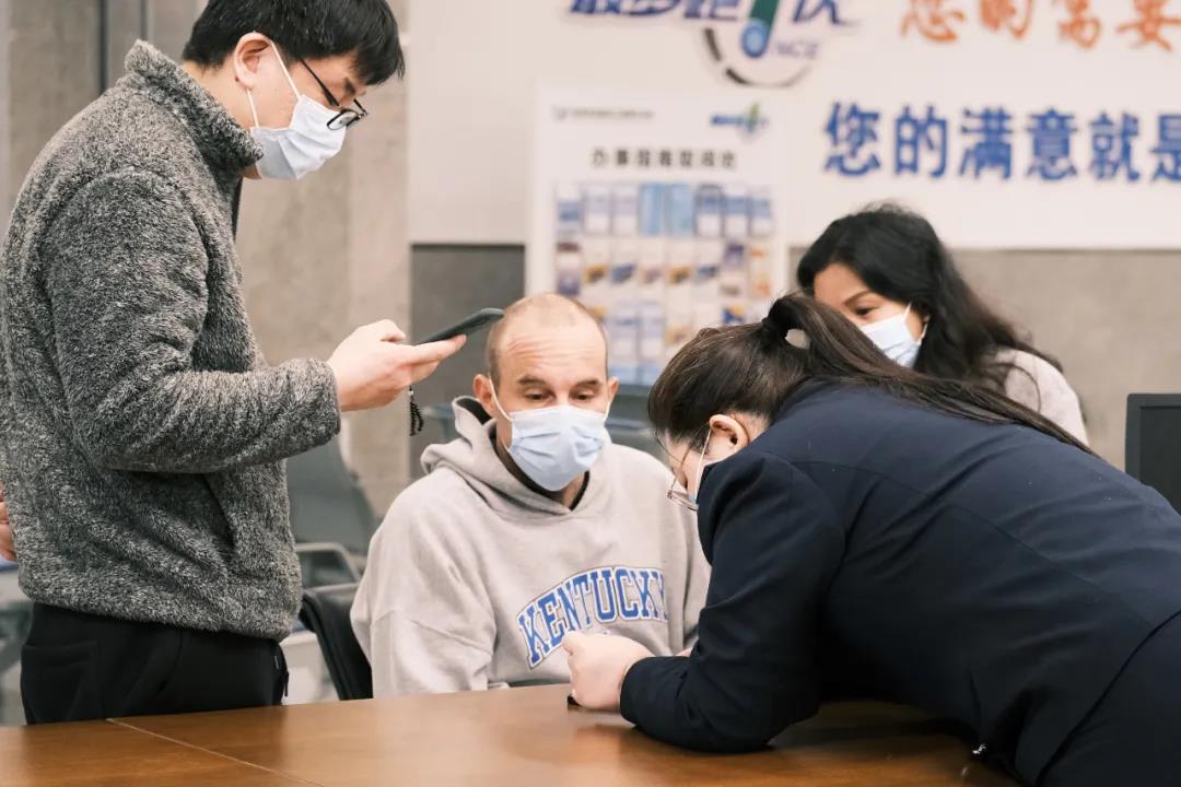 外籍納稅人：辦稅廳“國際范兒”十足！快捷辦稅繳費(fèi)very good