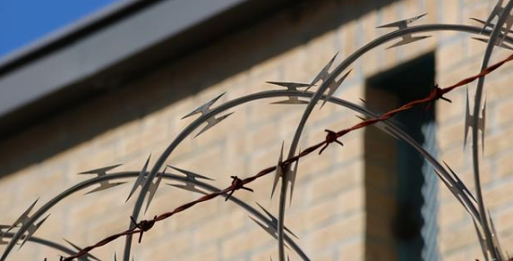 企業(yè)破產(chǎn)，不妨礙老板逃稅坐牢