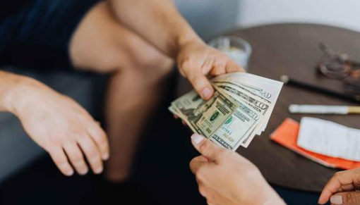 一個月發(fā)兩次工資，一定合并嗎？稅局有提示！