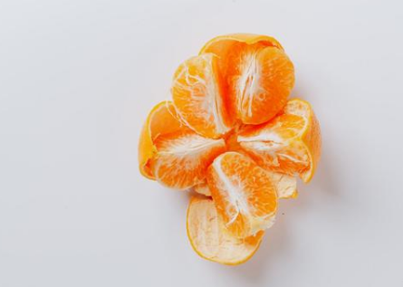 不按股權(quán)比例分紅，免稅的多分，交稅的少分，可以嗎？