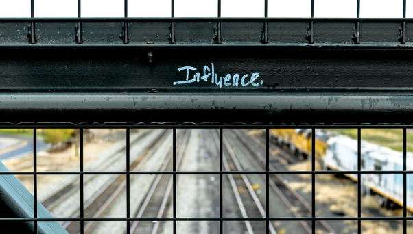 房地產(chǎn)稅的出臺對房地產(chǎn)市場有哪些影響？